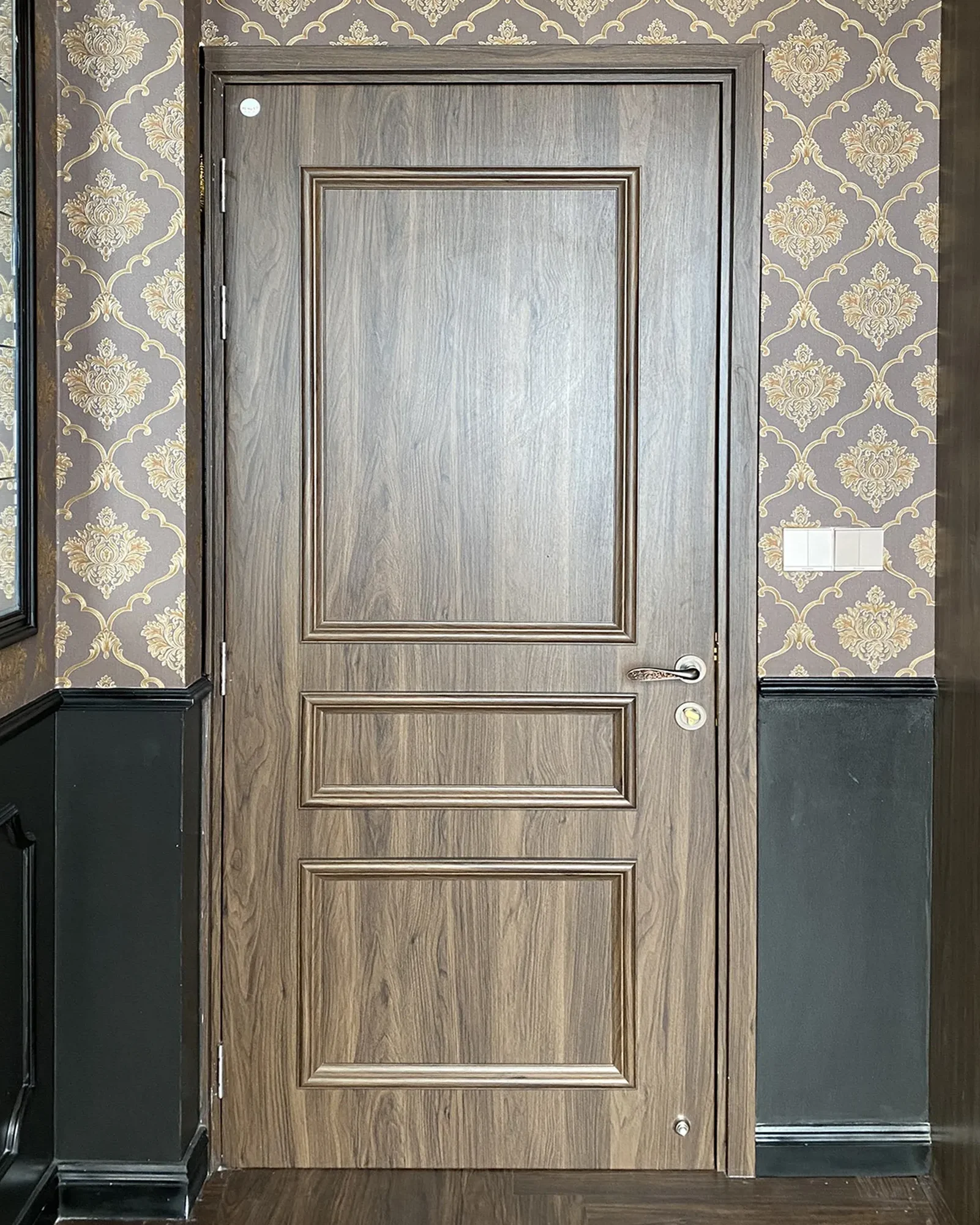 Cua nhua composite tai bu dang binh phuoc