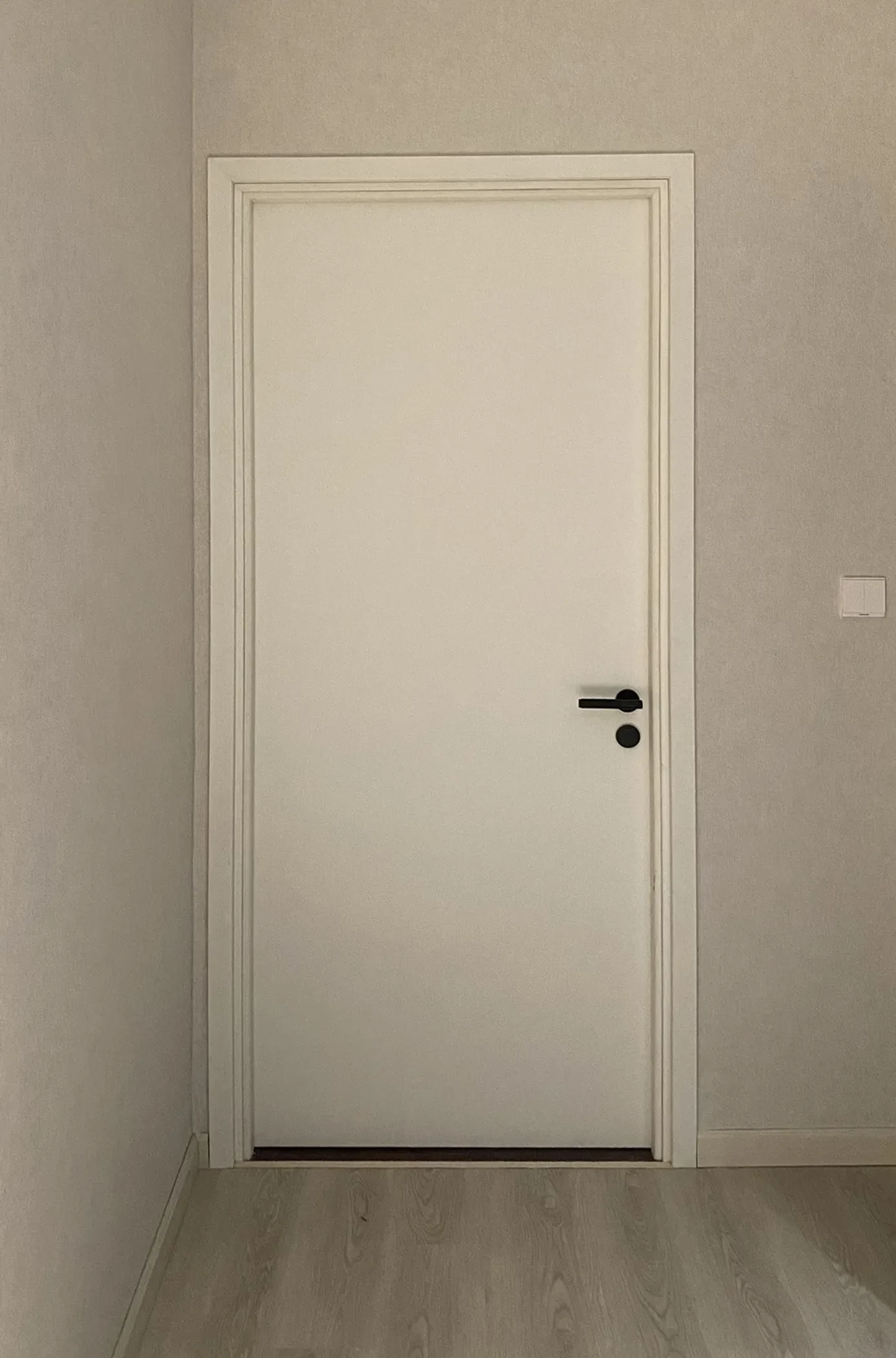 Cua-Nhua-Composite-tai-bu-dang-binh-phuoc