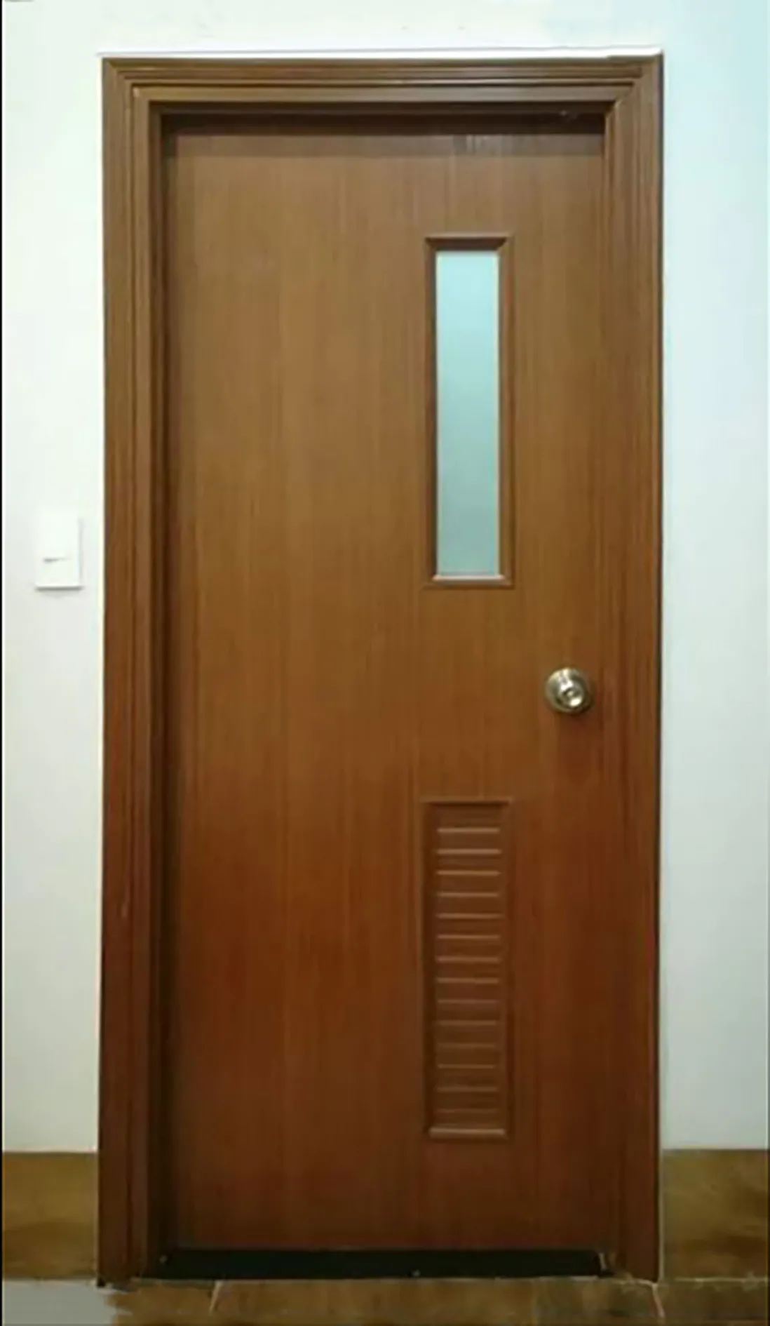 Cua-nhua-Dai-Loan-Duc