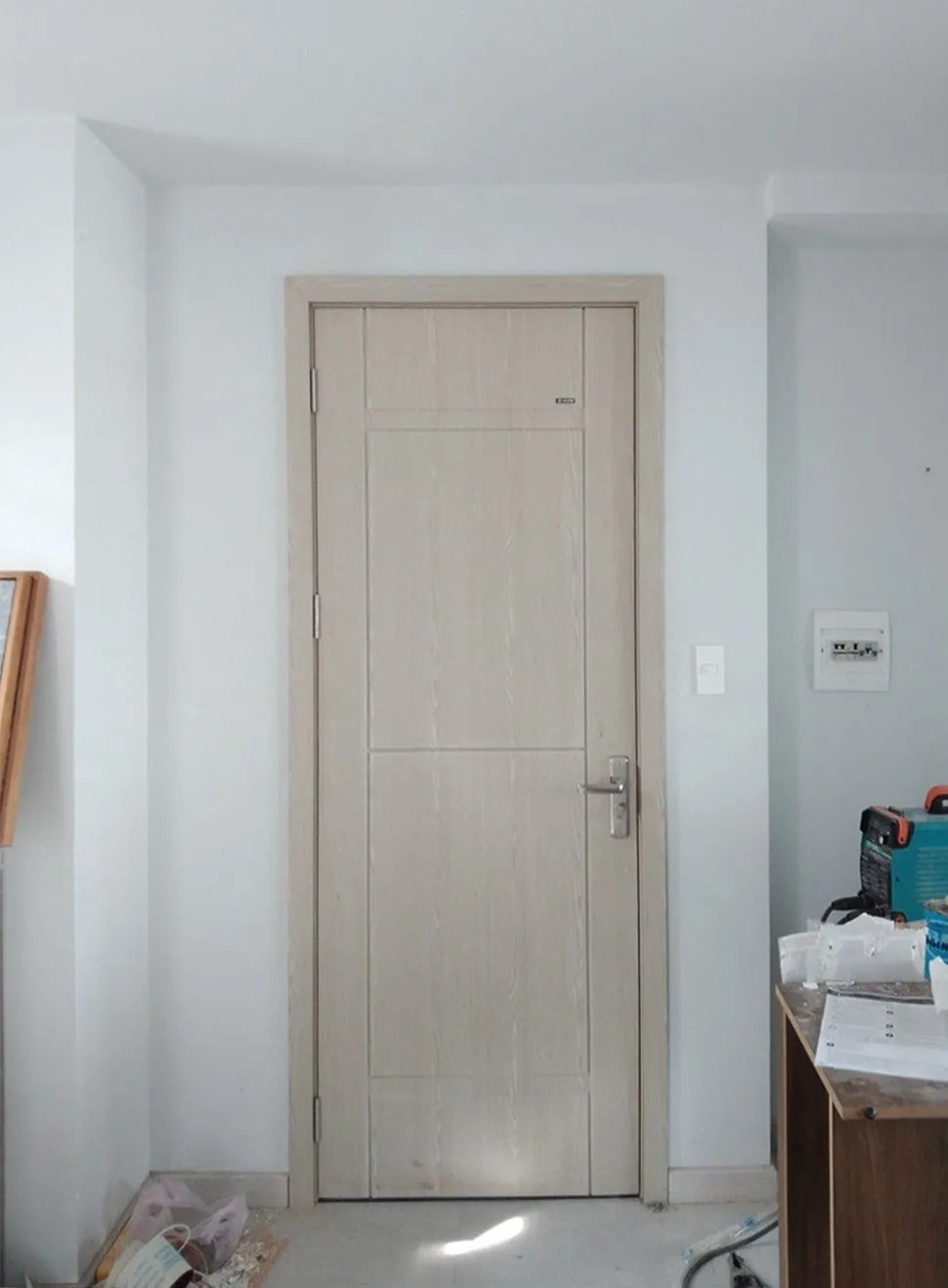 so sánh cửa nhựa abs và composite