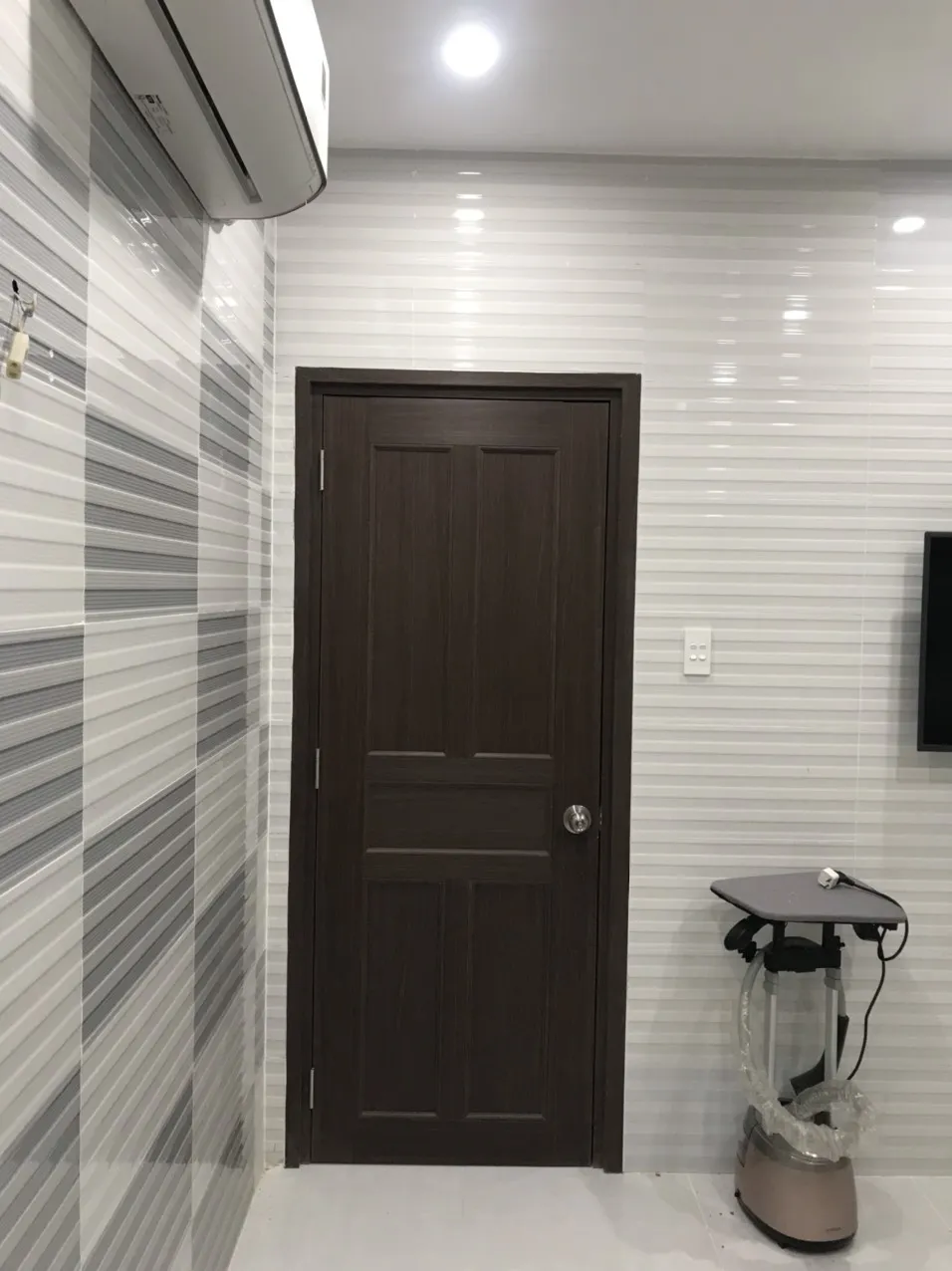 cua-nhua-dai-loan-tai-quan-7