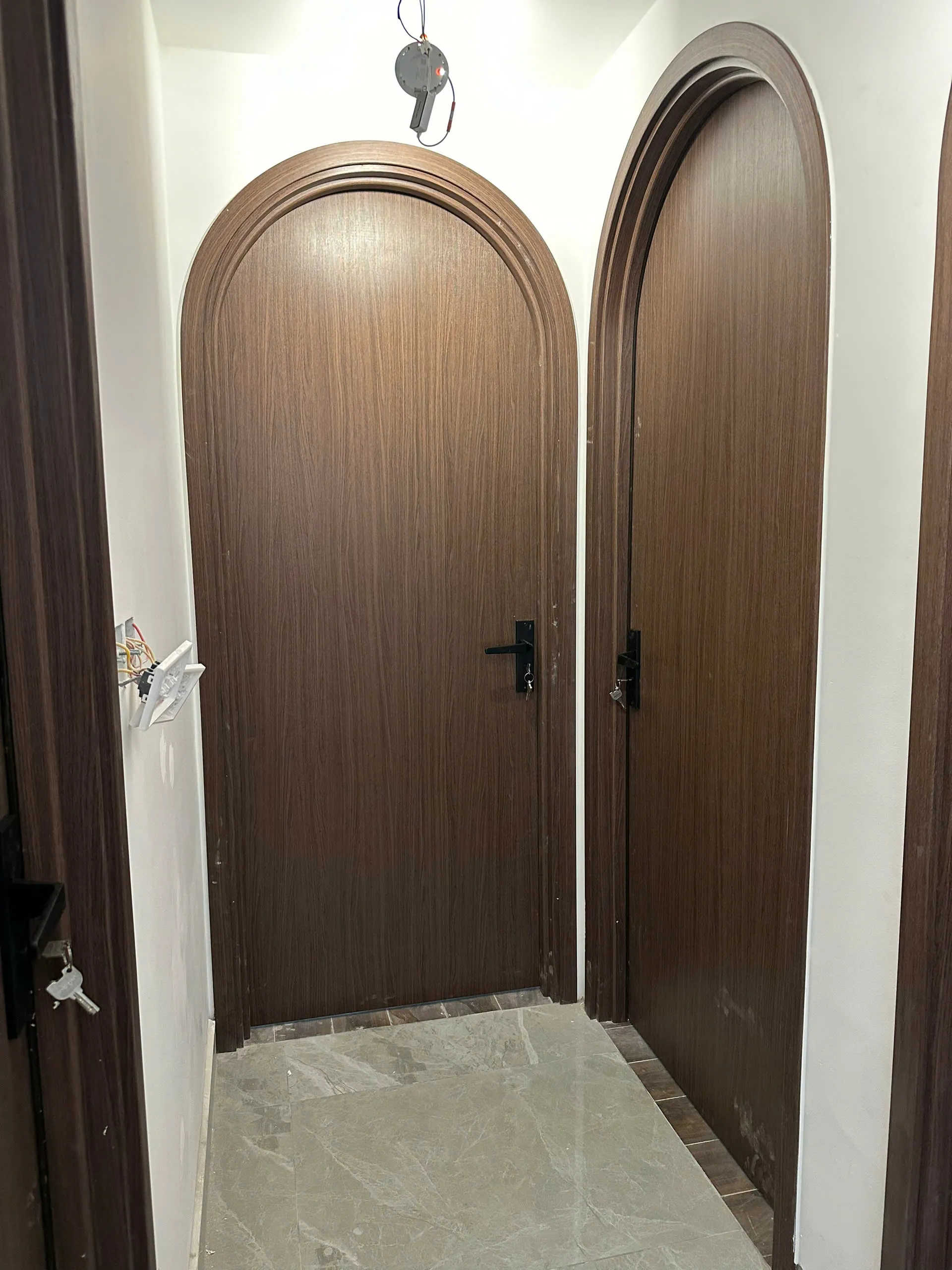 Cửa vòm nhựa composite tại công trình