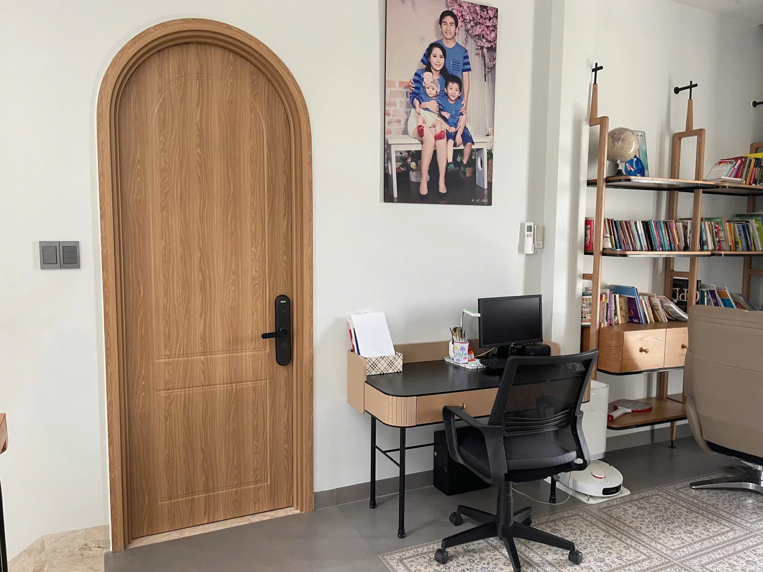 Mẫu cửa Vòm nhựa composite phủ da tại Bình Tân